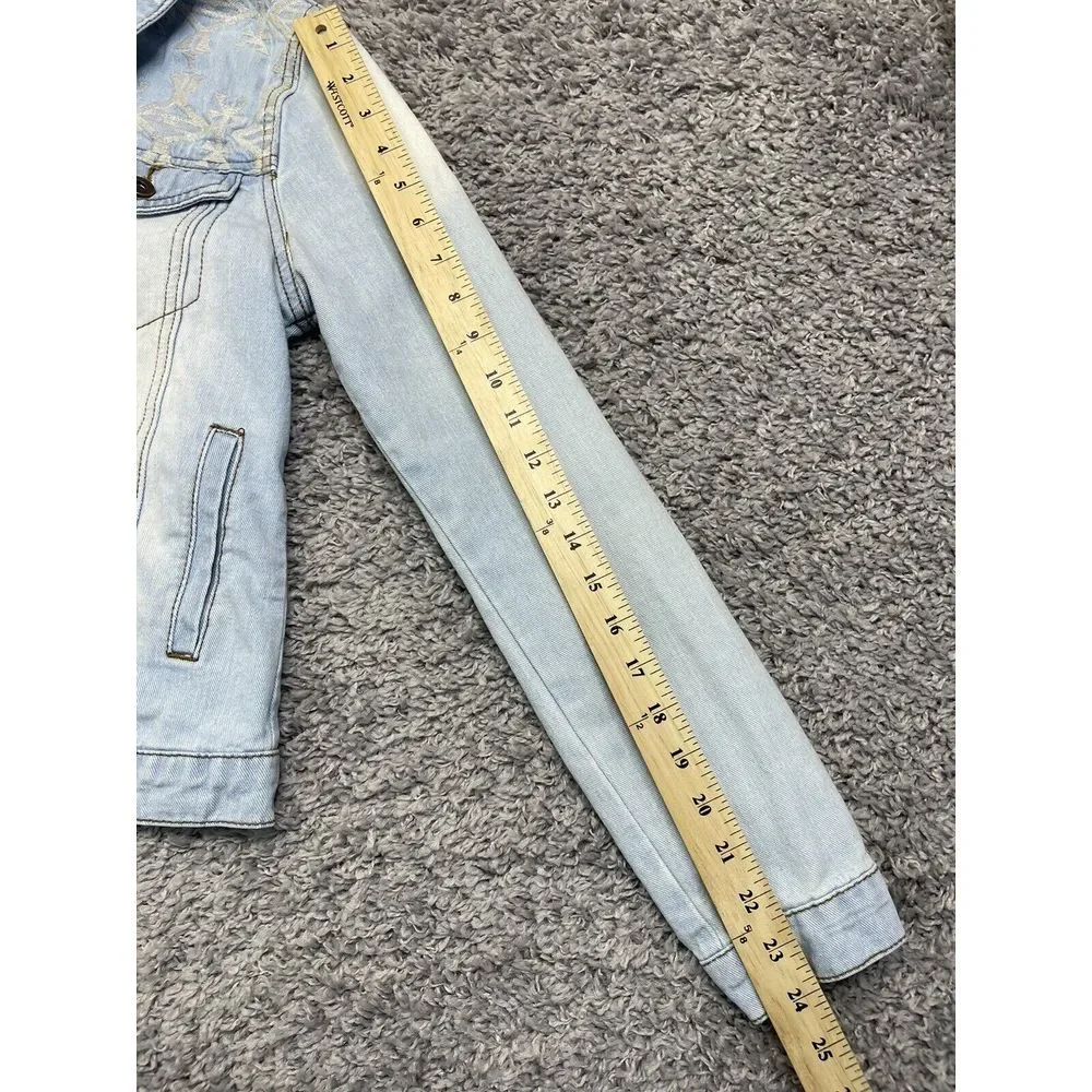Forever 21 Jacket Women S Blue Denim Aztec Embellished Distressed Trucker‎ A+